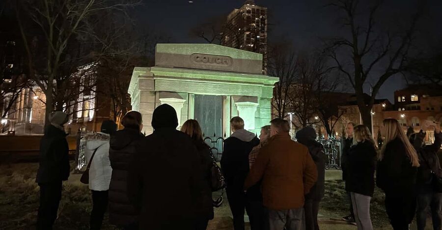 Chicago: Ghost Bus Tour of Haunted Locations - The John Hancock Center and the shape of a building