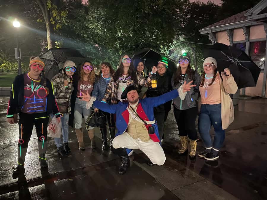 Chicago: Ghosts & Hauntings of the Windy City Walking Tour - The forgotten burial ground beneath Lincoln Park