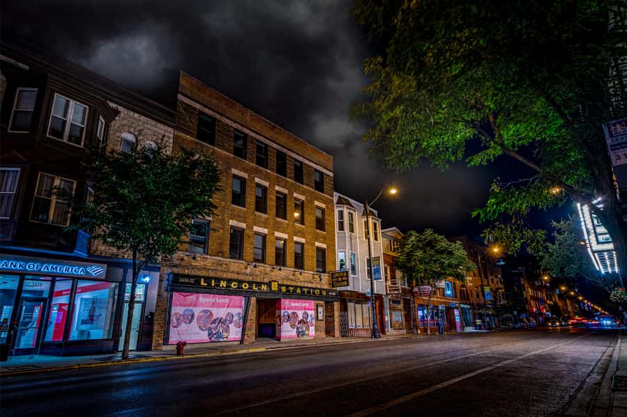Chicago: Ghosts & Hauntings of the Windy City Walking Tour - How the guides shape the experience
