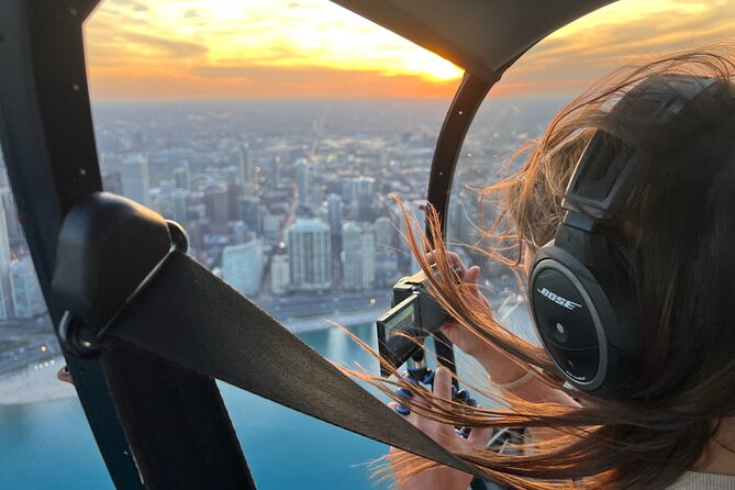 Chicago Helicopter 10-Minute Tour for up to Three Passengers - Key points at a glance