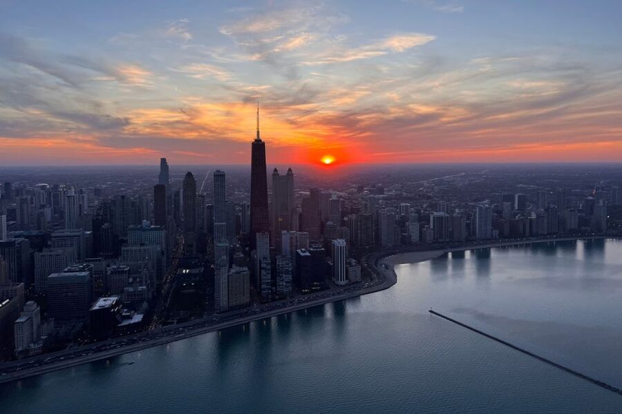 Chicago: Helicopter Tour of Chicago Skyline - Weather, weight limits, and planning tips