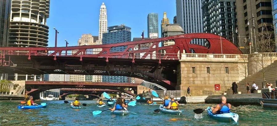Chicago: History and Architecture Guided Kayak Tour - Setting Out Beneath the Downtown Towers