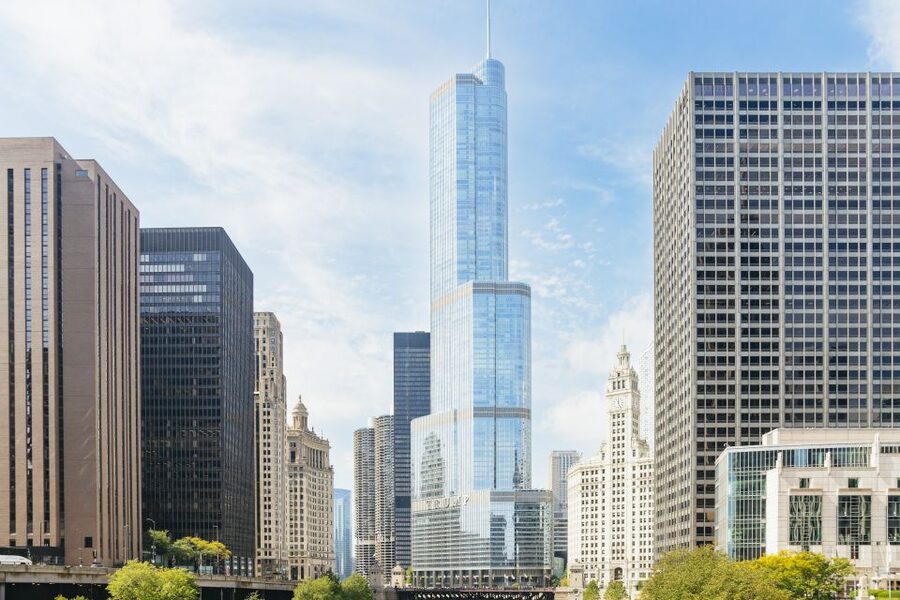 Chicago: Hop-on Hop-off Sightseeing Tour by Open-top Bus - Willis Tower and the west side of the loop
