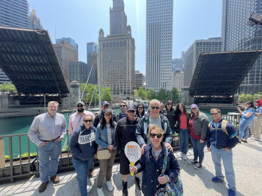 Chicago in a Day: Food & Walk Tour+Free Bike or Kayak Rental - Five Chicago bites in one downtown walk