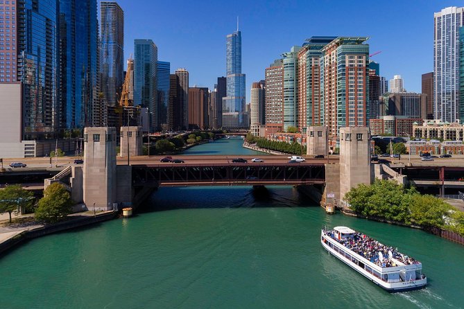 Chicago Lake and River Architecture Tour - Heading onto Lake Michigan for the wide skyline view