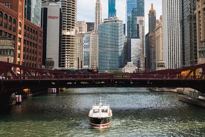 Chicago Luxury Minibus City Tour and Architecture River Cruise - The Chicago River cruise is the main architecture lesson