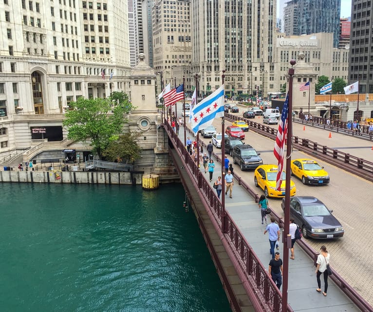 Chicago: Magnificent Mile Walking Tour - Key points at a glance