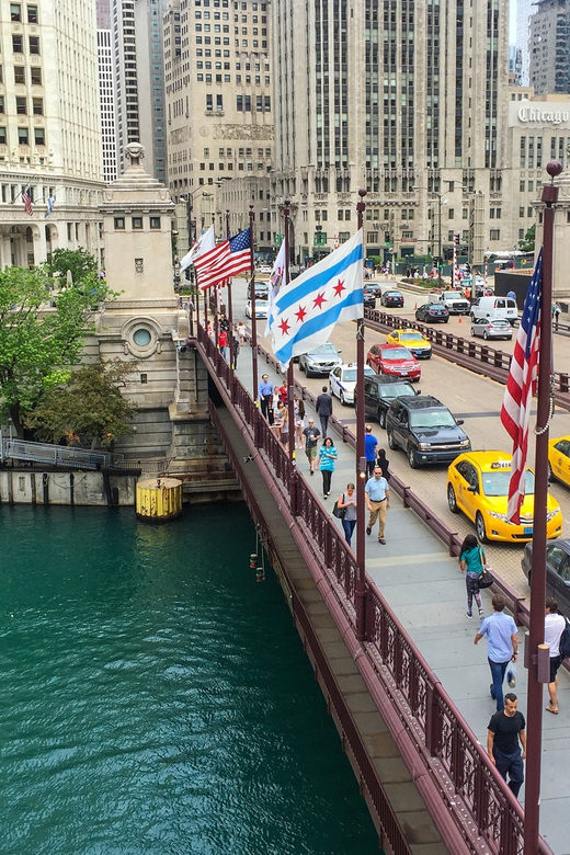 Chicago: Magnificent Mile Walking Tour - Wrigley Building and the icons of Michigan Avenue