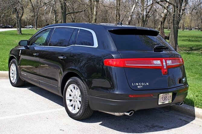 Chicago ↔ Midway Airport, Top Rated Private Sedan Transfer - What the ride may feel like on the way downtown