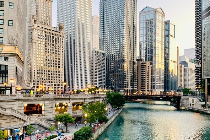 Chicago Mobs and Haunts Walking Tour - Under the elevated tracks in the Chicago Loop