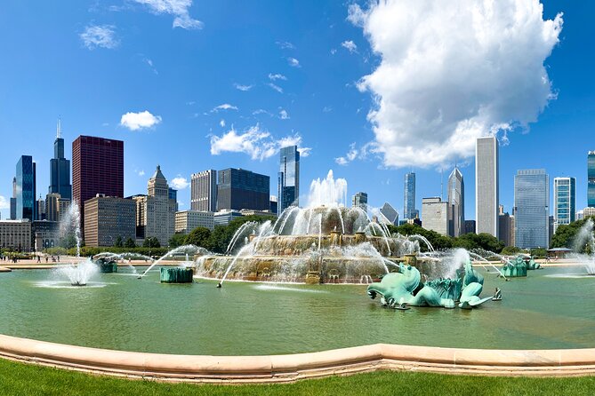 Chicago Mobs and Haunts Walking Tour - Chicago landmarks along the way