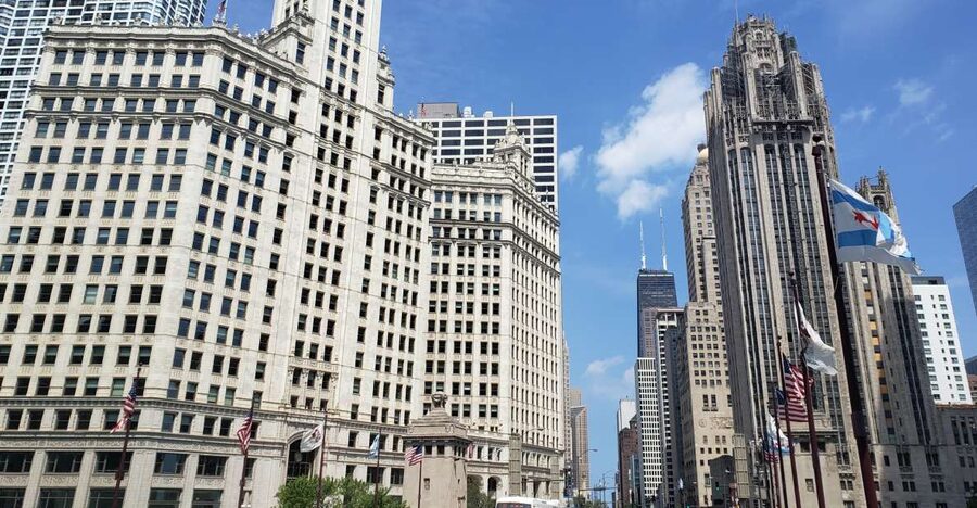 Chicago: Must See Chicago 90 minute Walking Tour - Art Deco details at Carbide & Carbon and the Board of Trade