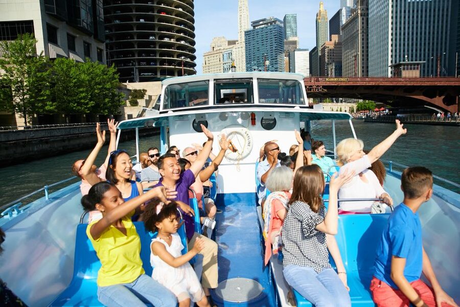 Chicago: Narrated Sightseeing River and Lake Cruise - The River Section: Towers, Angles, and Photo Tips