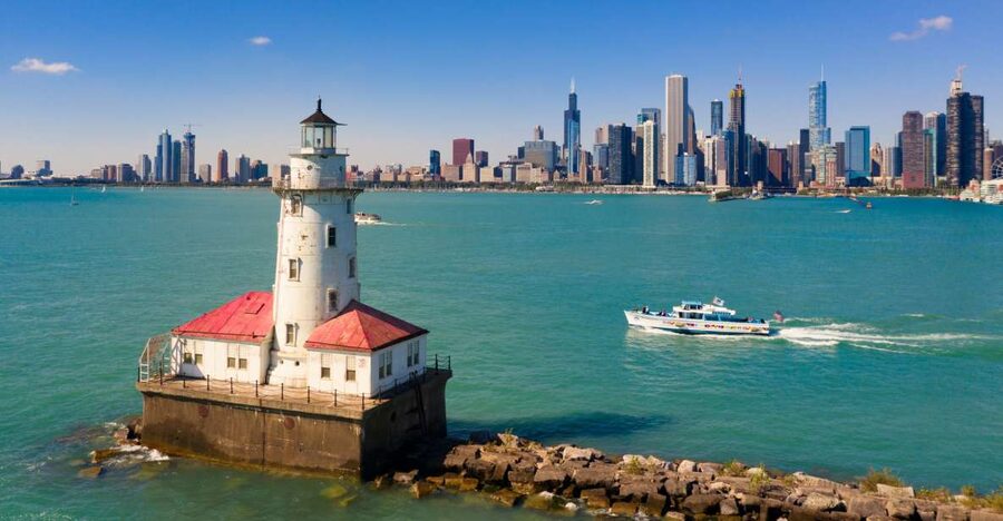 Chicago: Narrated Sightseeing River and Lake Cruise - The Chicago Harbor Lock and the Move to Lake Michigan