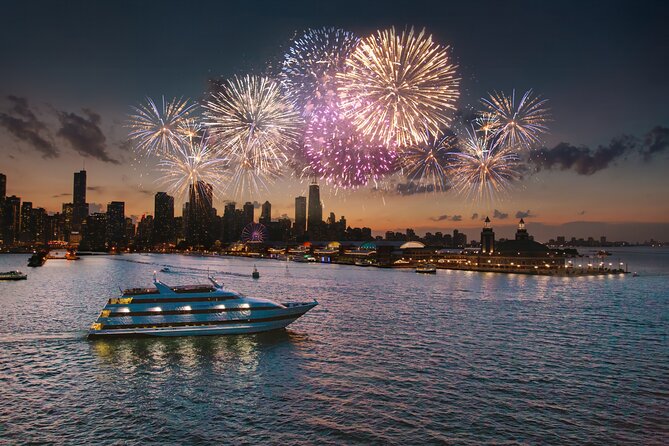 Chicago New Year's Eve Buffet Dinner Cruise on Lake Michigan - The buffet dinner and drink service
