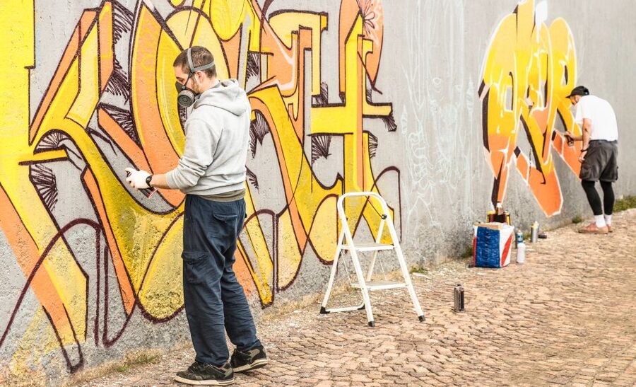 Chicago: Offbeat Guided Street Art Tour - Meeting artists and seeing work in progress