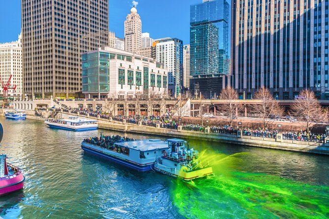 Chicago Premium Driving Tour with River Boat Cruise and Sky Deck - Guides, driving, and how the day really feels