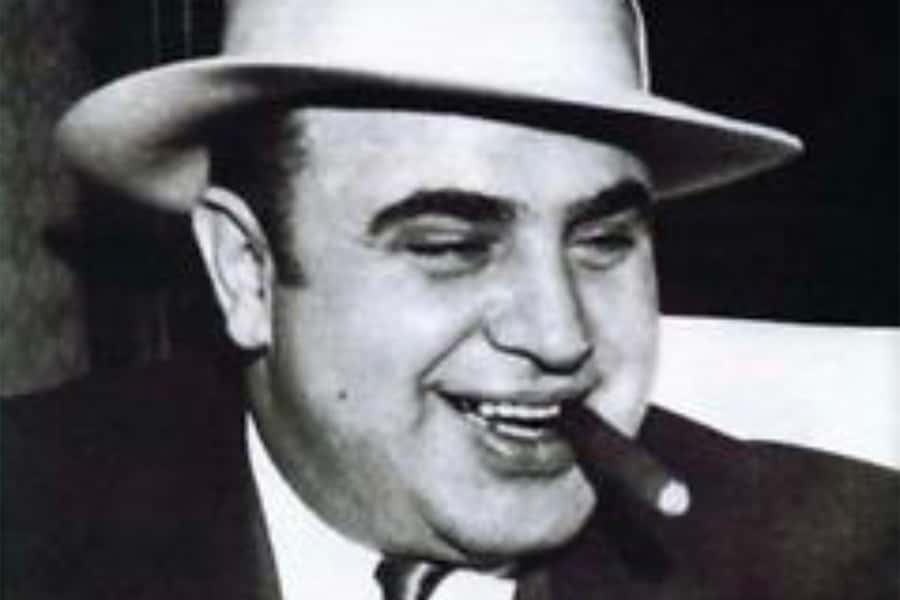 Chicago: Private 3-Hour Al Capone Gangster Tour - Chicago crime stories told at the actual sites