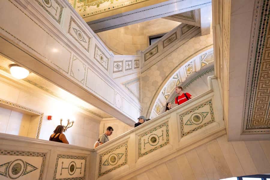 Chicago: Prohibition-Era Culture & Architectural Treasures - Group size, guide style, and private tours