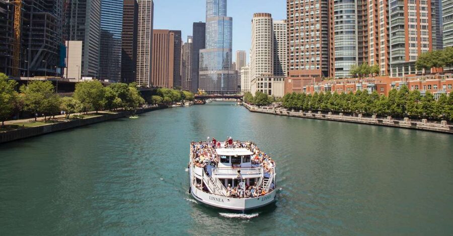 Chicago River: 1.5-Hour Guided Architecture Cruise - Why Chicago’s architecture works best from the river