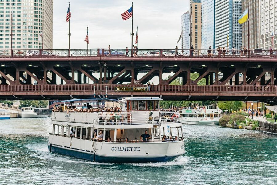 Chicago River: 1.5-Hour Guided Architecture Cruise - The guide matters more than the boat