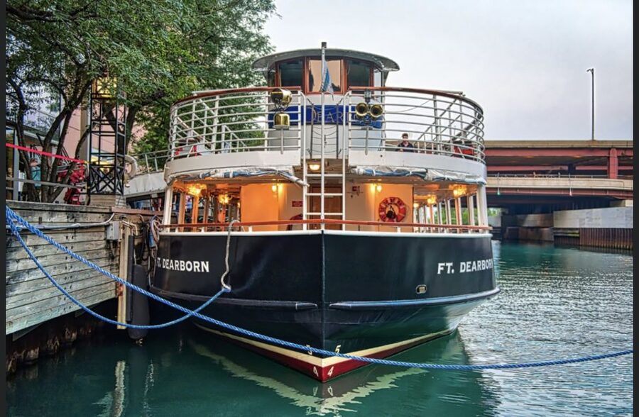 Chicago River: 1.5-Hour Guided Architecture Riverboat Tour - Boarding a classic 200-passenger riverboat
