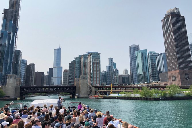 Chicago River 90-Minute Architecture Boat Tour - The Guides Make the Difference