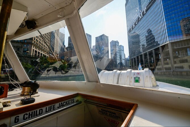 Chicago River Architecture Tour Aboard a Historic Yacht - How much value do you get for $49?