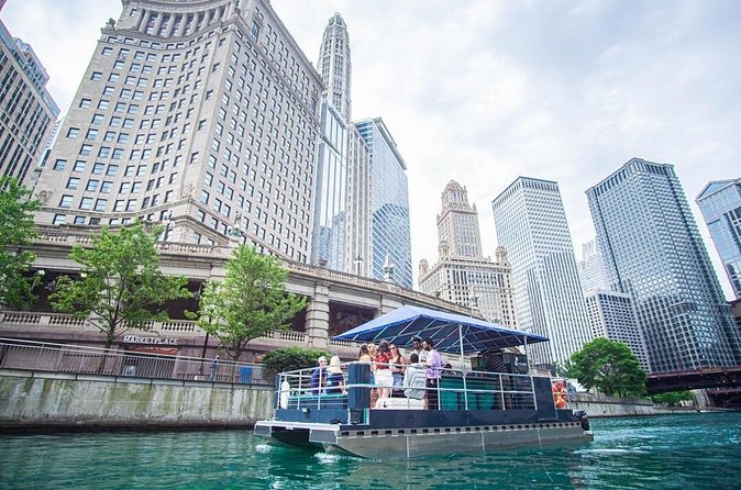 Chicago River Guided Ghost Tour - The Great Chicago Fire begins along the route