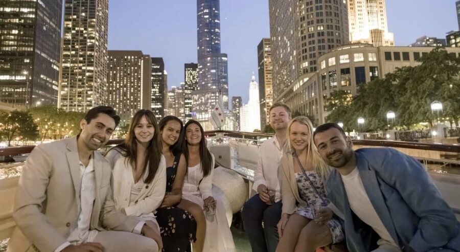 Chicago River: Guided Sunset Cocktail & Architecture Tour - What happens during the 90 minutes