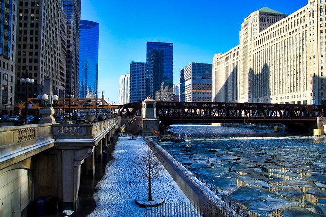 Chicago Riverwalk Self-Guided Walking Tour - Marina Towers and the city within the city
