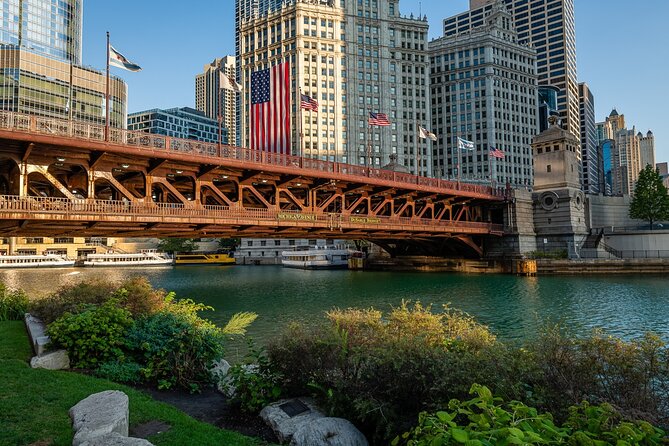 Chicago Riverwalk Self-Guided Walking Tour - The huge Merchandise Mart