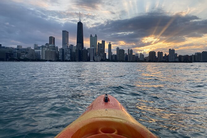 Chicago's Lake Michigan Downtown Kayak Rental at Ohio Street Beach - Choosing between a single kayak, tandem, and SUP