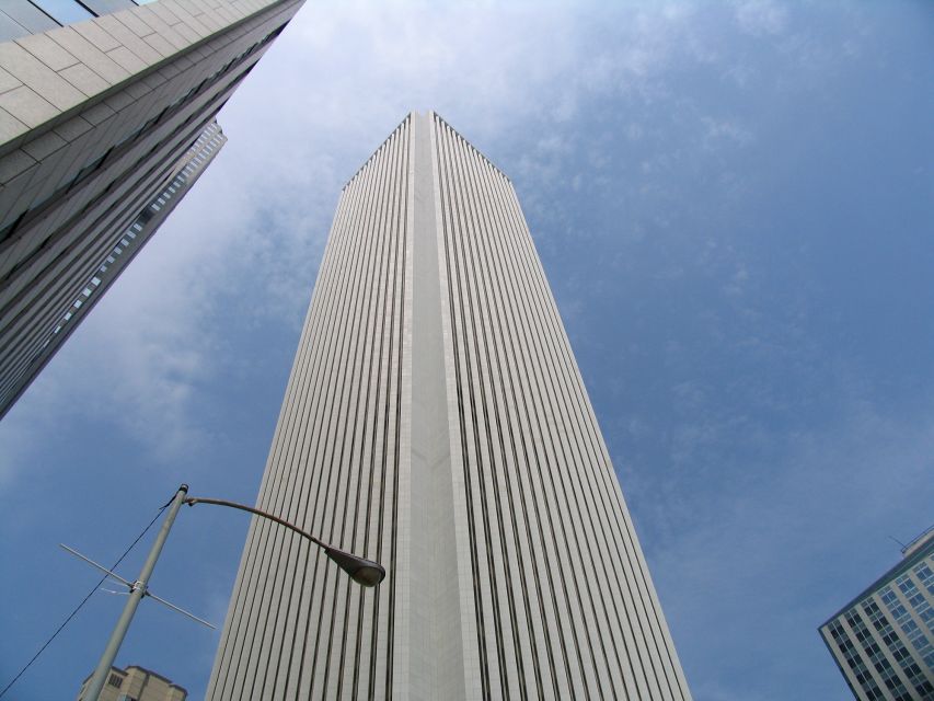 Chicago's Modern Skyscrapers Guided Walking Tour - Marina City and Bertrand Goldberg’s Bold Detour