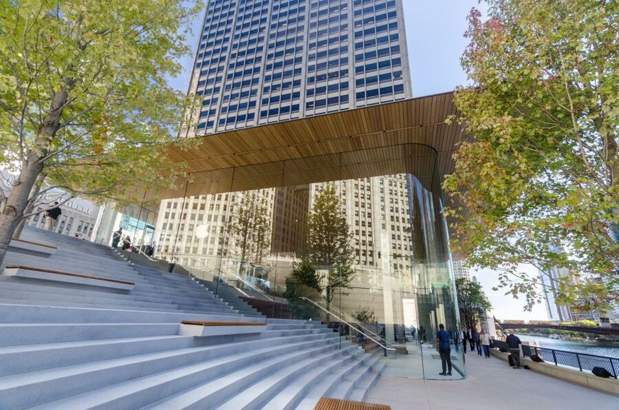 Chicago's Modern Skyscrapers Guided Walking Tour - The IBM Building and Chicago’s Riverfront View