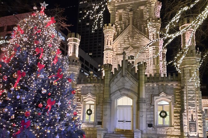 Chicago Seasonal Stroll Walking Tour of Holiday Attractions - The Palmer House lobby offers a warm pause