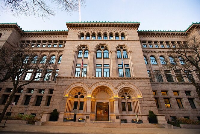 Chicago Self-Guided Audio Tour - Union Station begins with marble and movie history