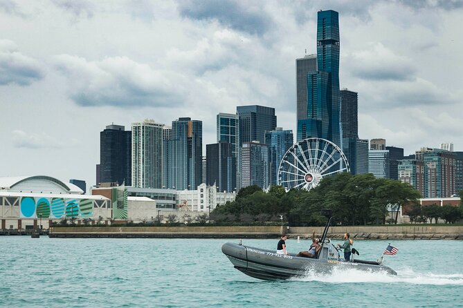 Chicago Shoreline Adventure Boat Tour - Buckingham Fountain and Millennium Park from open water
