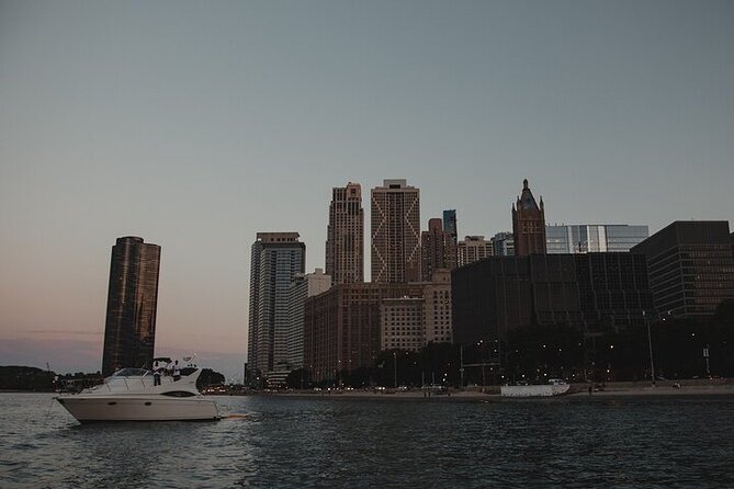 Chicago Shoreline Adventure Boat Tour - Yacht clubs, Lake Point Tower, and the northern shoreline