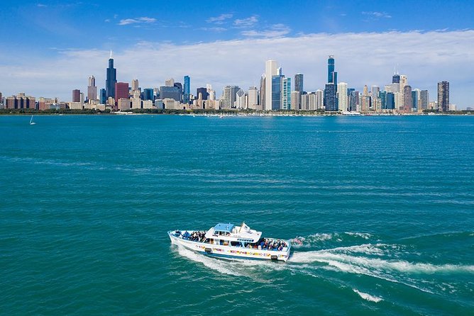 Chicago Sightseeing River and Lake Cruise - The 6:15 p.m. departure has real advantages
