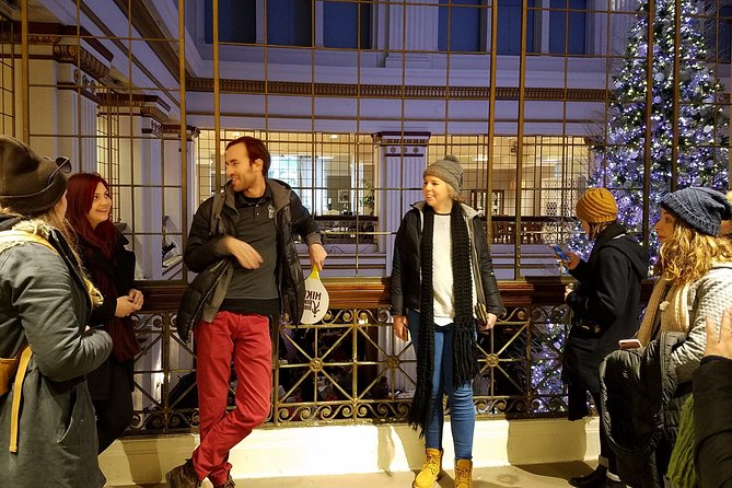 Chicago-Style Holiday Hike: Festive Food and Walking Tour - A brownie at the Palmer House