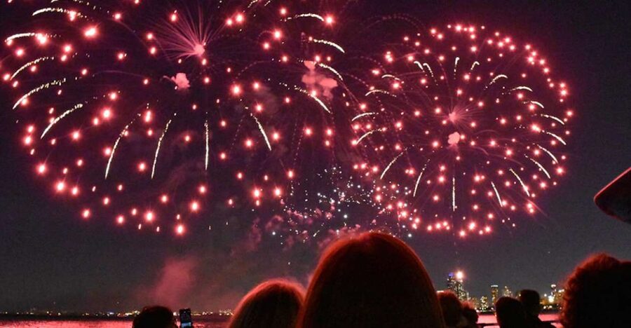 Chicago: Summer Fireworks Cruise with 3D Glasses and Music - Fireworks from the water, not the pier