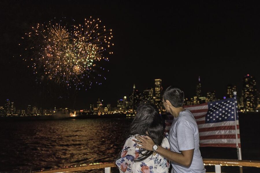 Chicago: Summer Fireworks Cruise with 3D Glasses and Music - Who will enjoy this cruise most