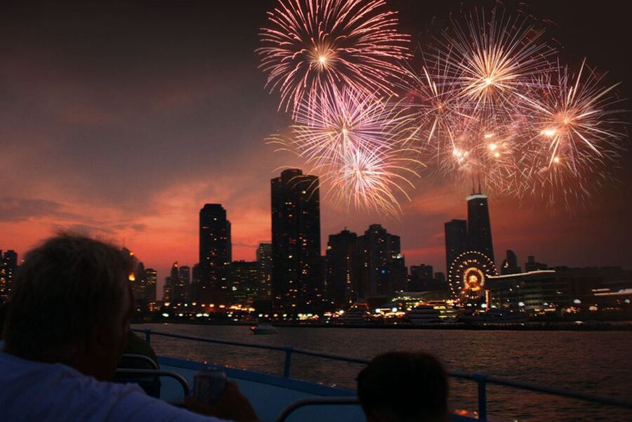 Chicago: Summer Fireworks Cruise with 3D Glasses and Music - Practical details that can affect your night