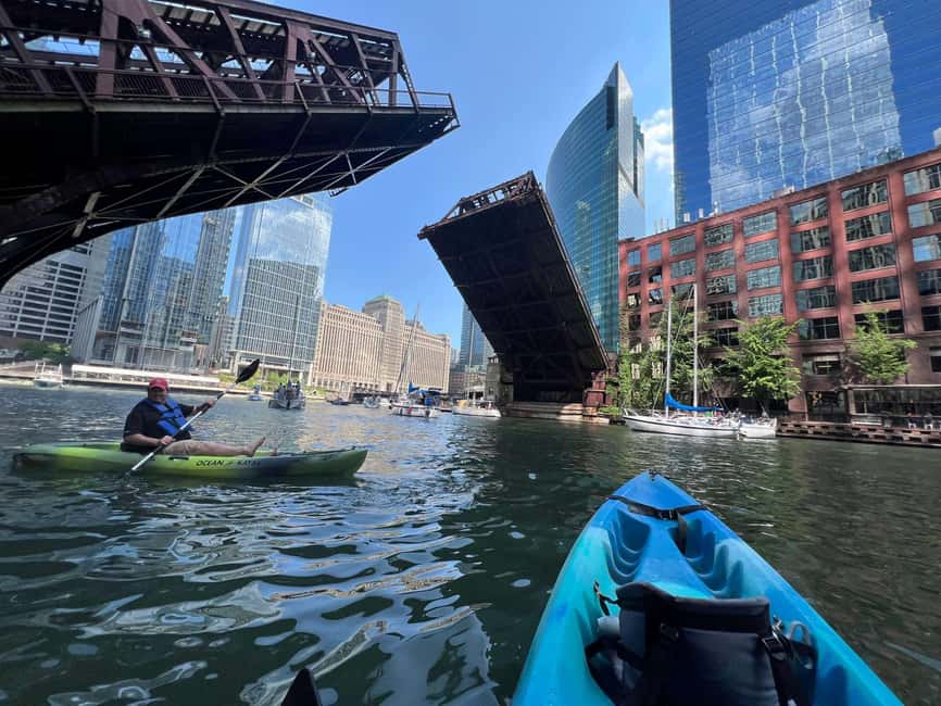 Chicago: Sunset Kayak Tour on the Chicago River - Why the Chicago River Looks Best at Sunset