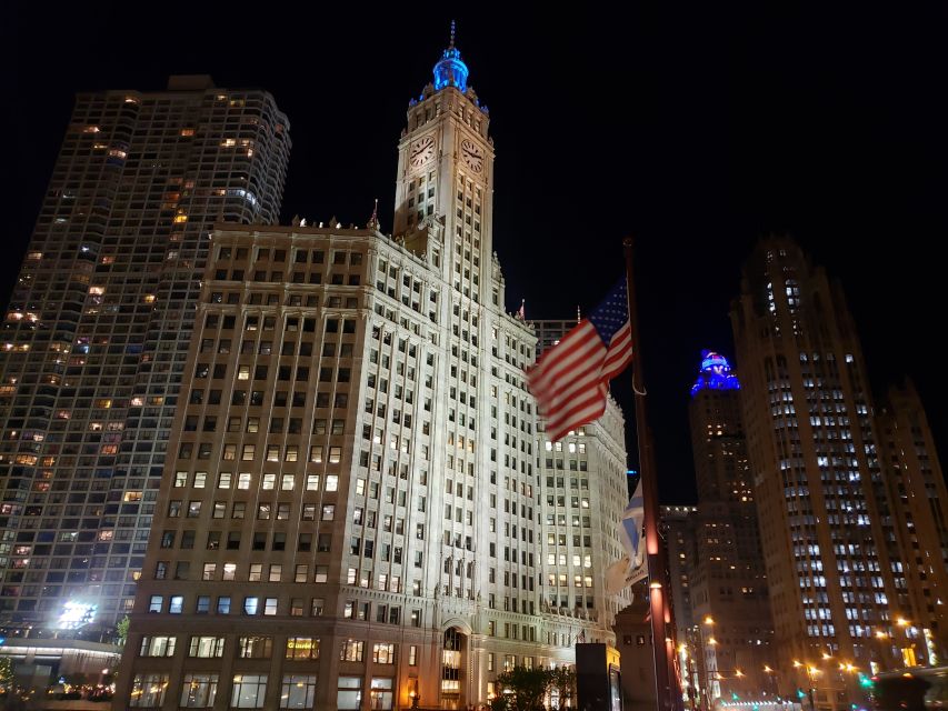 Chicago: Sunset Tour by Open-top Bus with Live Guide - Art on the Mart Adds a Chicago-Specific Touch