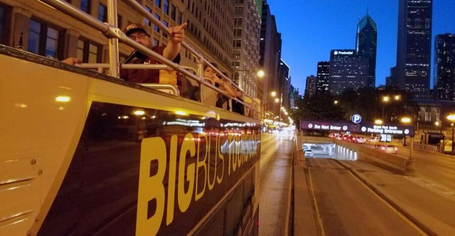 Chicago: Sunset Tour by Open-top Bus with Live Guide - Michigan Avenue Brings Chicago’s Famous Facade