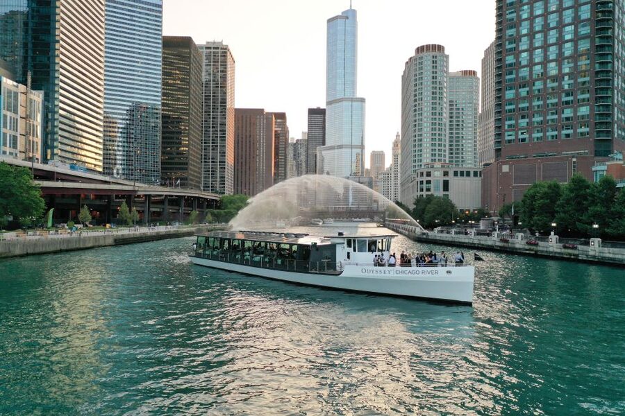 Chicago: Thanksgiving Gourmet Lunch Cruise on Chicago River - What lunch looks like on board