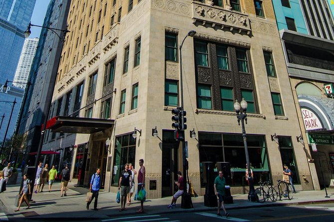 Chicago Walking Tour: A Walk Through Time - Starting at the Chicago Architecture Center