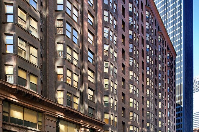 Chicago Walking Tour: Historic Skyscrapers - Inside the story of the Rookery Building